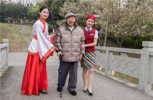 蓉城三月樱花漫舞 空中小姐人甜心美——“学雷锋主题活动月”掠影